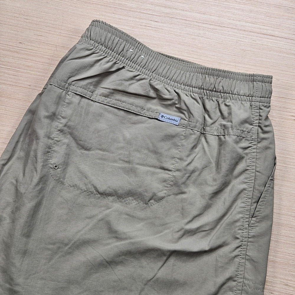 Columbia Shorts Womens 2X Green Nylon Elastic Waist Pockets Hiking Outdoor
